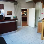 Logis Restaurant Le Tosny Hotel 3*