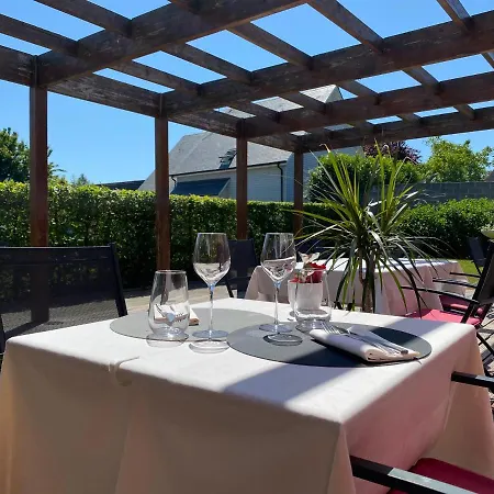 Szálloda Logis Restaurant Le Tosny Épaignes