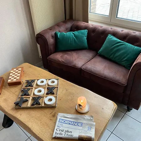 Hotel Logis Restaurant Le Tosny 3*