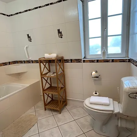 Logis Restaurant Le Tosny Otel Épaignes