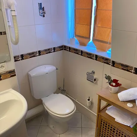 Logis Restaurant Le Tosny Szálloda