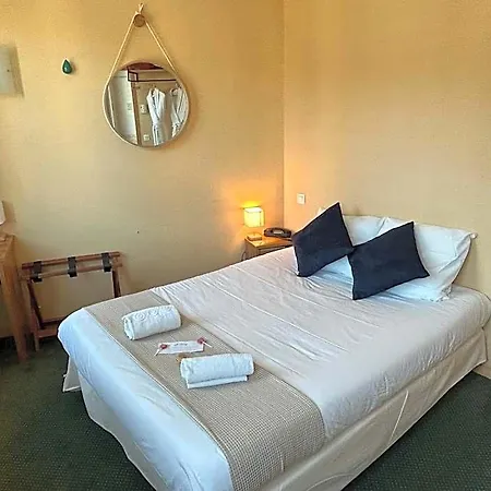 Szálloda Logis Restaurant Le Tosny