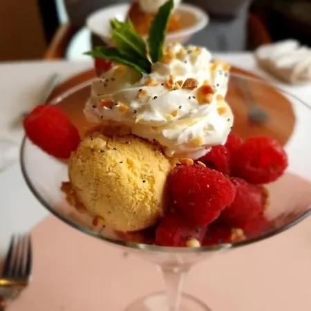 Logis Restaurant Le Tosny Otel