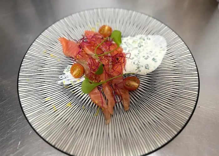 Logis Restaurant Le Tosny Hotel Epaignes