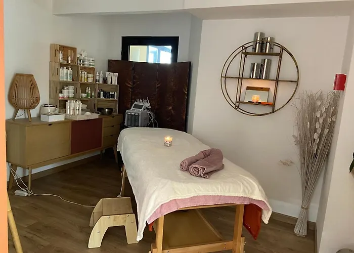 Logis Restaurant Le Tosny Hotel 3*