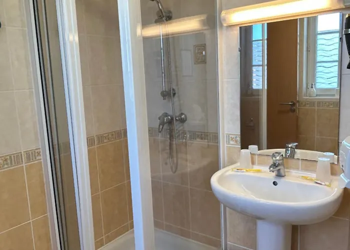 Hotel Logis Restaurant Le Tosny Epaignes