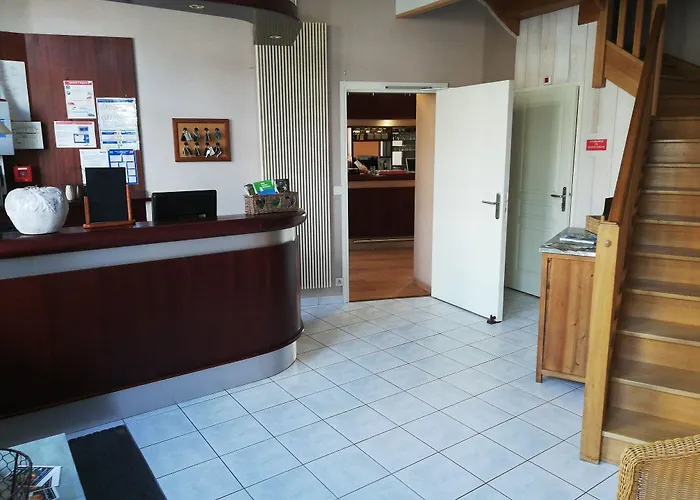 Logis Restaurant Le Tosny Hotel 3*