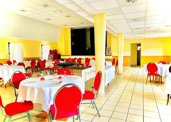 Logis Restaurant Le Tosny Hotel 3*