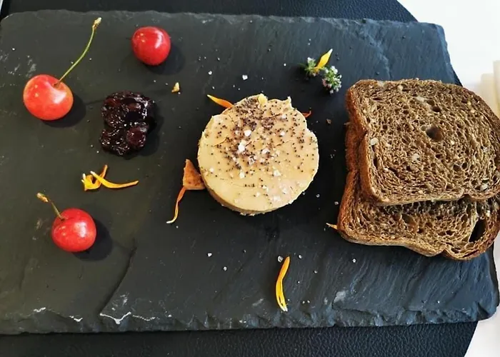 Logis Restaurant Le Tosny Hotel Epaignes