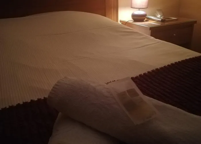 Hotel Logis Restaurant Le Tosny 3*