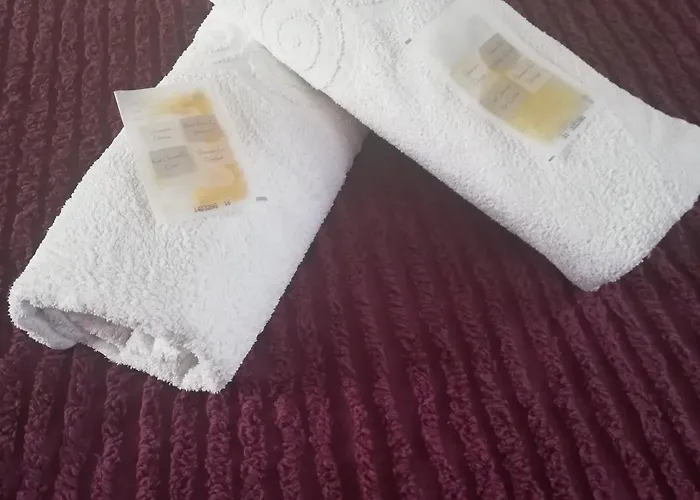 Logis Restaurant Le Tosny Hotel Epaignes